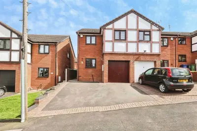 Tyzack Close, Brierley Hill, DY5