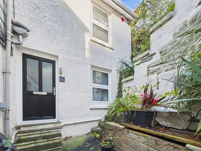 Eastcliff, East Looe, PL13 1DE