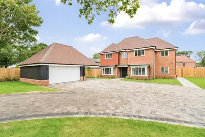 Brook Avenue, Warsash