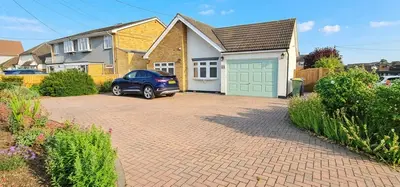 Rawreth Lane, Rayleigh, Essex, SS6 9PZ