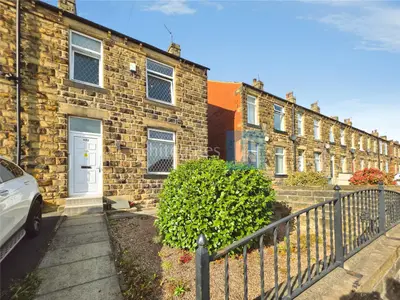 Leeds Road, Dewsbury, WF12