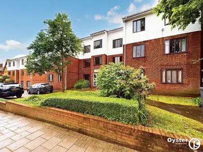 Station Road, Coleridge Court, EN5