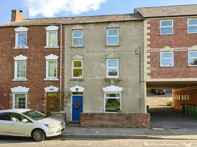 London Road, Thrupp, GL5