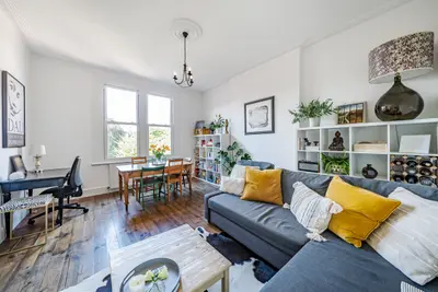 Manstone Road, London, NW2