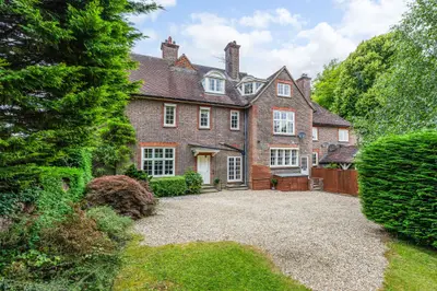 Pook Hill, Chiddingfold, GU8