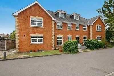 Bedford Close, Woking, GU21
