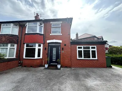 Anglesey Grove, SK8