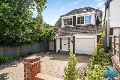 Eversley Park Road, London, N21