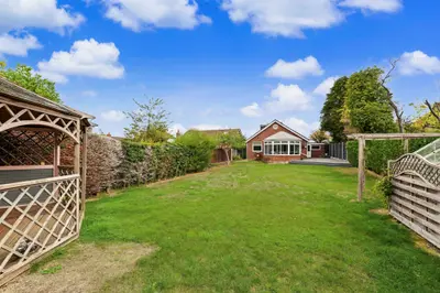 Vicarage Road, Pitstone, LU7