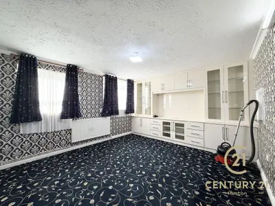 Parkfield Drive, Northolt, UB5