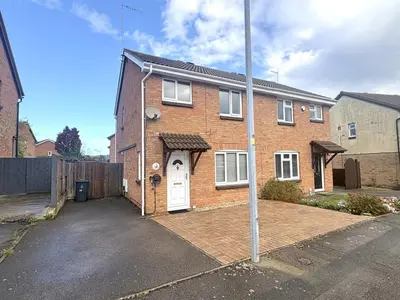 Tamworth Drive, Shaw