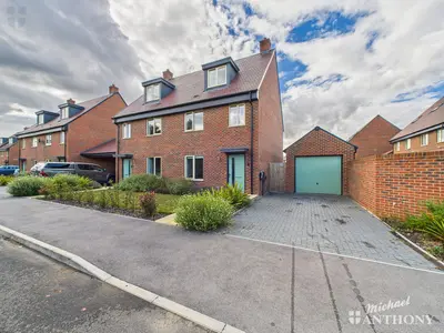 Atkins Way, Weston Turville, Aylesbury, HP22 3AX