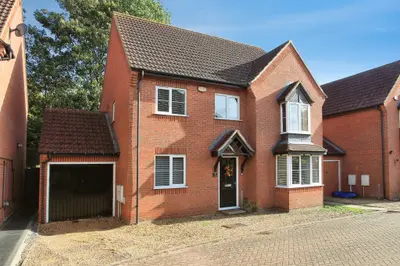 Waterfall Gardens, Newborough, PE6