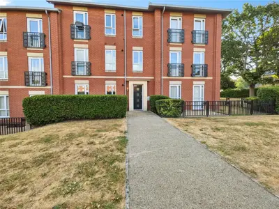 Lowbridge Walk, Bilston, WV14
