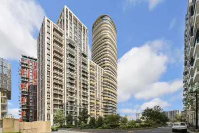 Cascade Way, London, W12