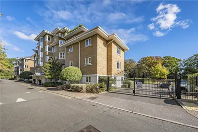 Strand Drive, Richmond, TW9
