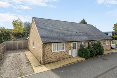 Hitchin Road, Arlesey Central, SG15