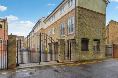 Field Gate Mews, Watford, WD18