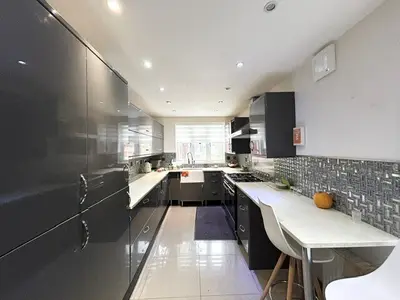 Crow Lane, Romford, RM7