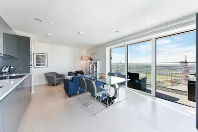 Glasshouse Gardens, Stratford, E20