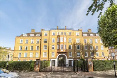Vicarage Crescent, London, SW11