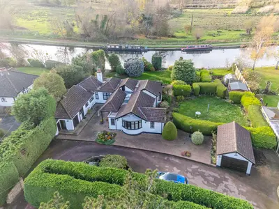 Riverside Avenue, Broxbourne
