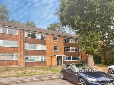 Frogmore Court, Blackwater, GU17