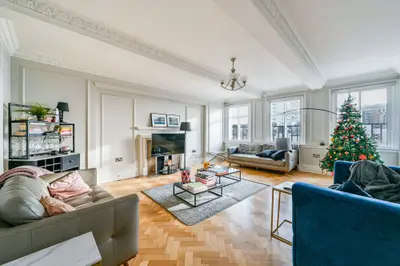 55 Chiltern Court, Baker Street, London