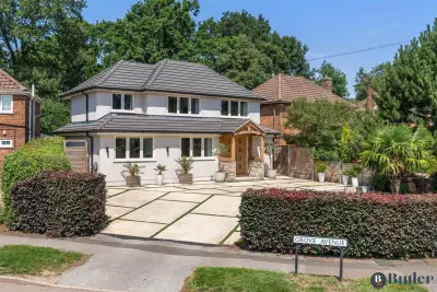 Grove Avenue, Harpenden, AL5
