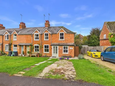 Heydons Terrace, Farnborough, OX17