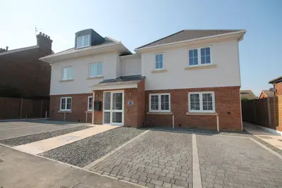 Andrews Close, Epsom, KT17