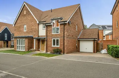Sherman Avenue, Arborfield Green, RG2