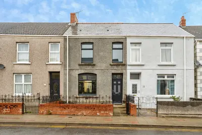 Alexandra Road, Gorseinon, SA4