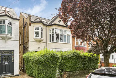 Queens Avenue, Whetstone, N20