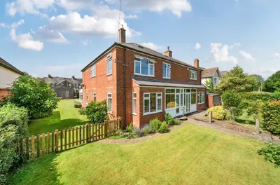 Canterbury Road, Lyminge, CT18
