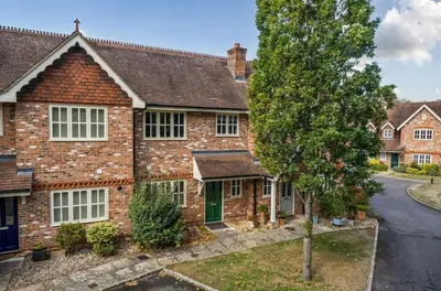 Oakwood Court, Hartley Wintney, RG27
