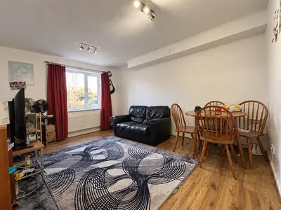 Springwood Crescent, Edgware, HA8