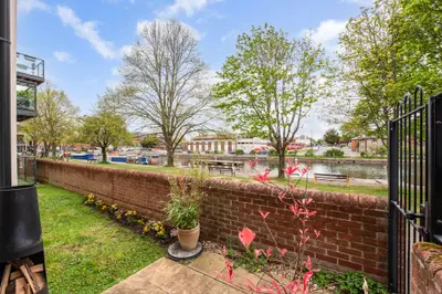 John Rennie Road, Chichester, PO19