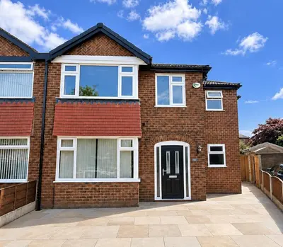 Chilcote Avenue, Sale, M33