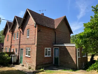 Frickley Cottages, Frickley Lane, Battle, East Sussex, TN33 9LT
