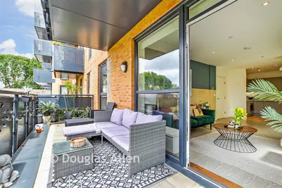 Lena Kennedy Close, Chingford, E4