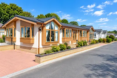 Weybridge Park, Addlestone, KT15