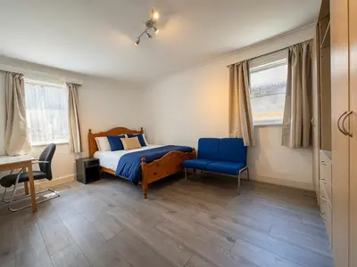 Dean Road, London, NW2