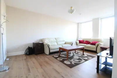 Charles Place, Greenock, PA15