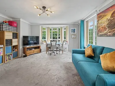 Cavendish Place, Dean Park, BH1