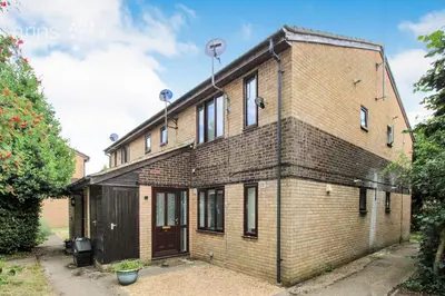 Marefield, Lower Earley, RG6