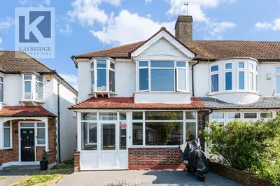 Ardrossan Gardens, Worcester Park, KT4