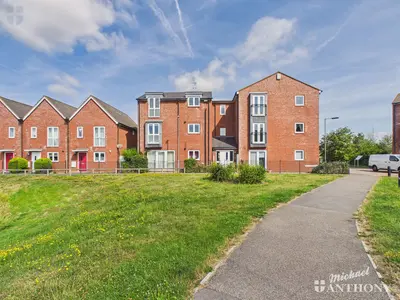 Grenadier Path, Aylesbury, HP18 0GR