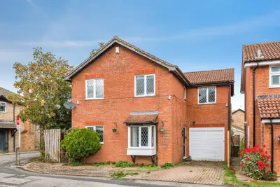King Henry Drive, Grange Park, SN5