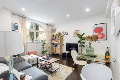 Drummond Way, London, N1
